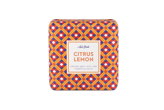 Citrusų ir citrinų kvapo muilas pakuotėje