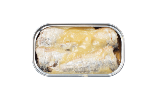 Sardinės su Azorų sviestu atidarytoje skardinėje